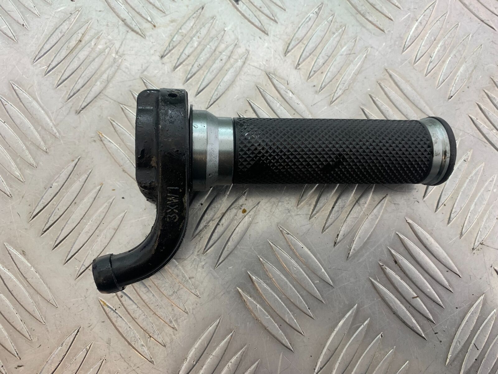 YAMAHA XJR1300 XJR 1300 THROTTLE AND GRIP  YEAR 1999-2003 (CMB1055)