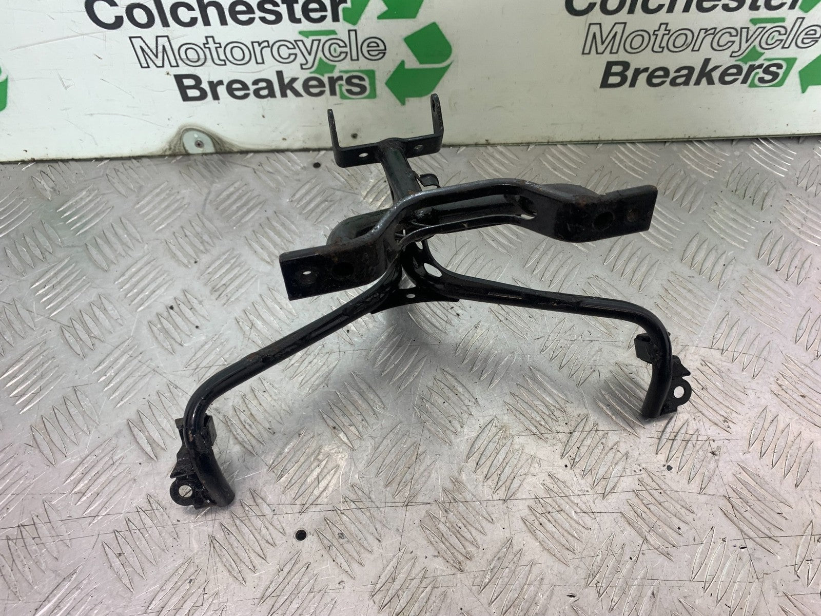 KAWASAKI GPX 750 GPX 750 FAIRING BRACKET  YEAR 1990