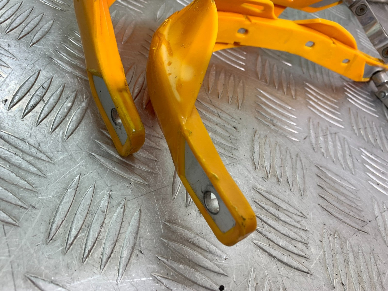 QINGQI QM125 GY-2B HAND GUARDS YEAR 2016 (CMB1228)