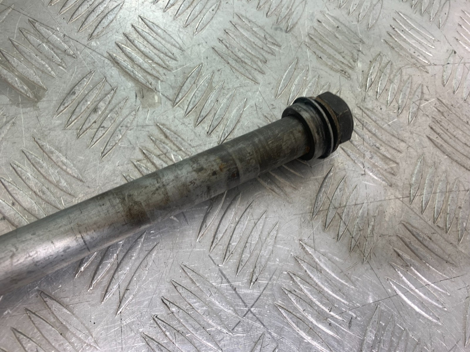 HONDA CBR600 CBR 600 RR REAR WHEEL SPINDLE   YEAR 2003-2004 CMB1173)