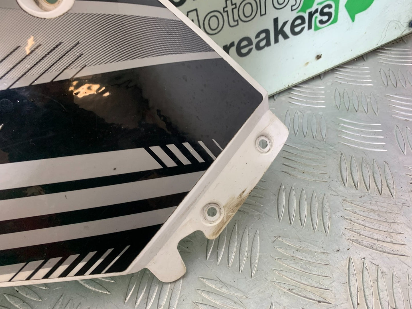 KTM 690 DUKE R LC4 LEFT TANK PANEL YEAR 2012-2015  (CMB1180)