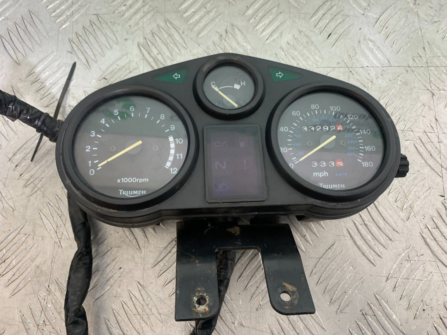 TRIUMPH TROPHY 900 CLOCKS SPEEDO DASH  YEAR 1991-95 (CMB1251)