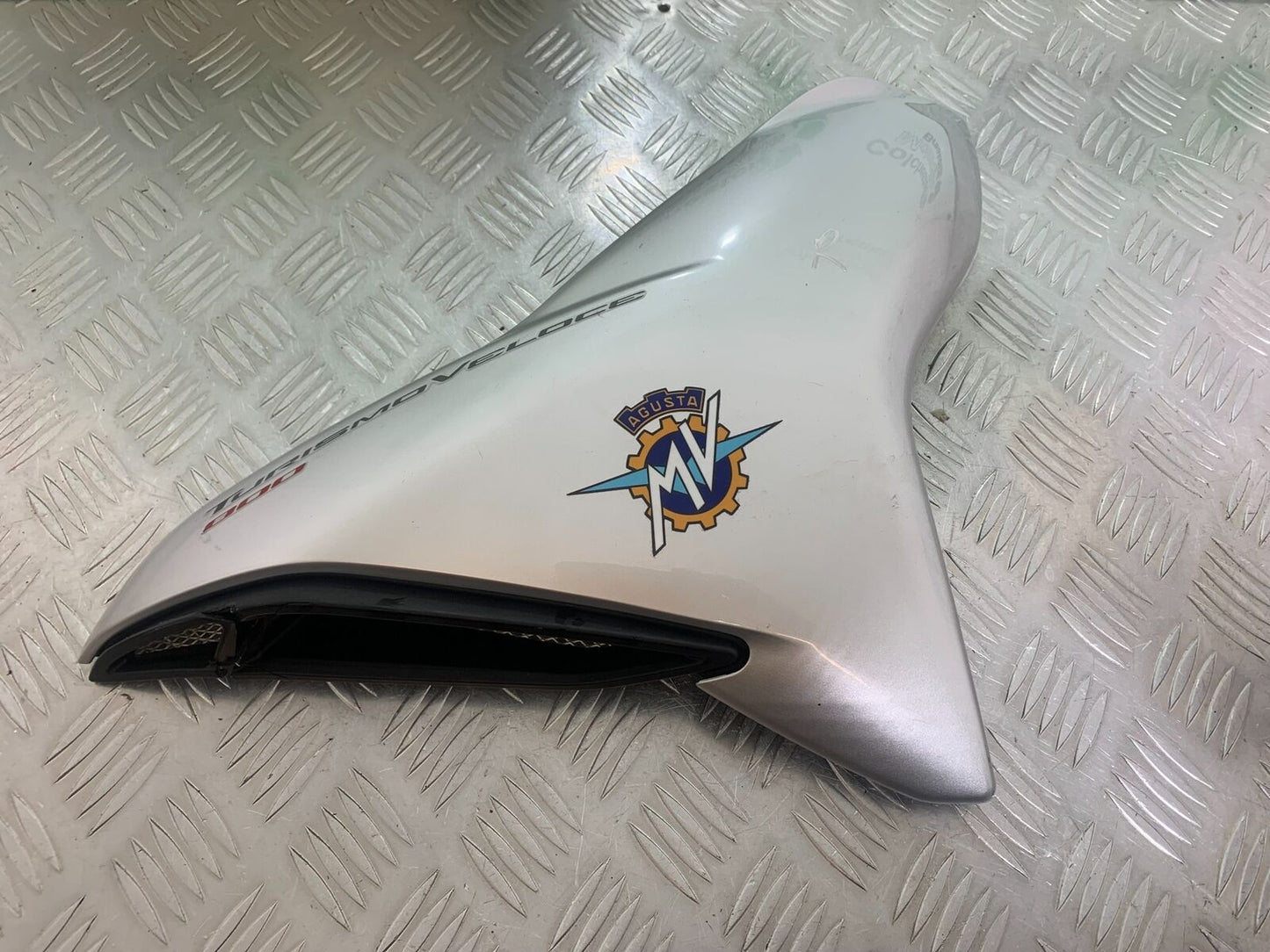 MV AGUSTA TURISMO VELOCE 800 RIGHT FAIRING PANEL   YEAR 2014-17 (CMB1051)