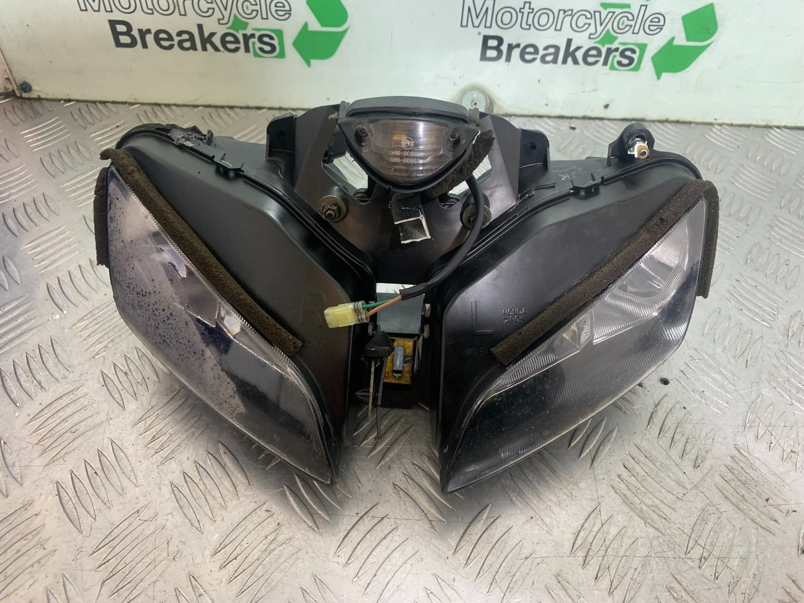 HONDA CBR600 CBR 600 RR HEADLIGHT    YEAR 2003-2004 CMB1173)