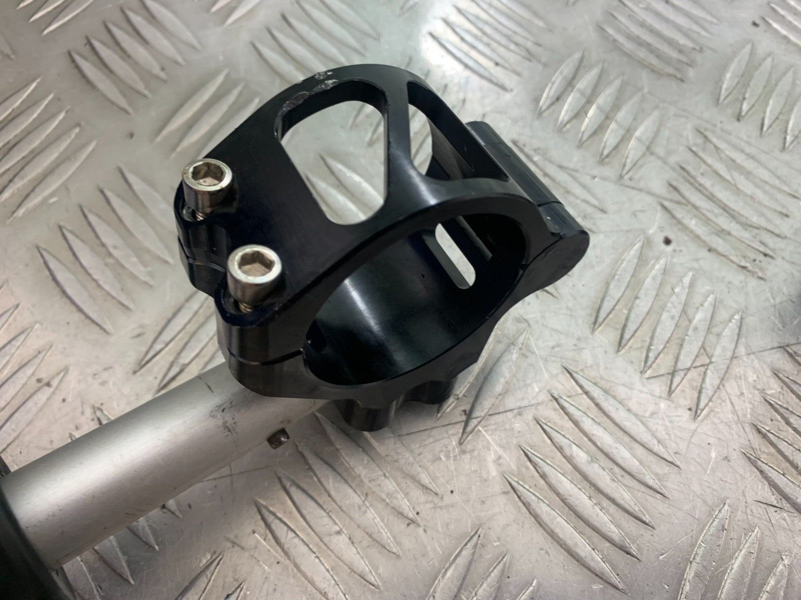 DUCATI 996 SPS 748 916 998 LEFT HANDLEBAR   1999-2000 (CMB1209)