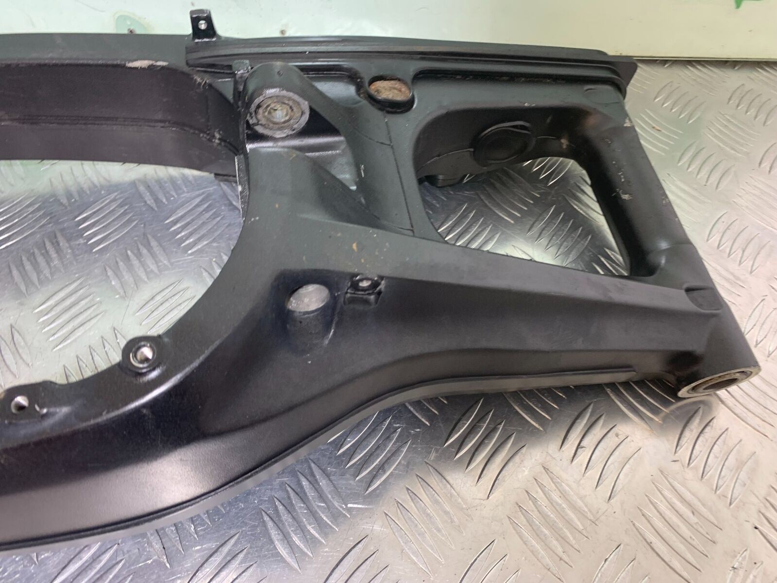 HONDA CBR650 F CBR 650F SWINGARM  YEAR 2014-2017  (STOCK 998)