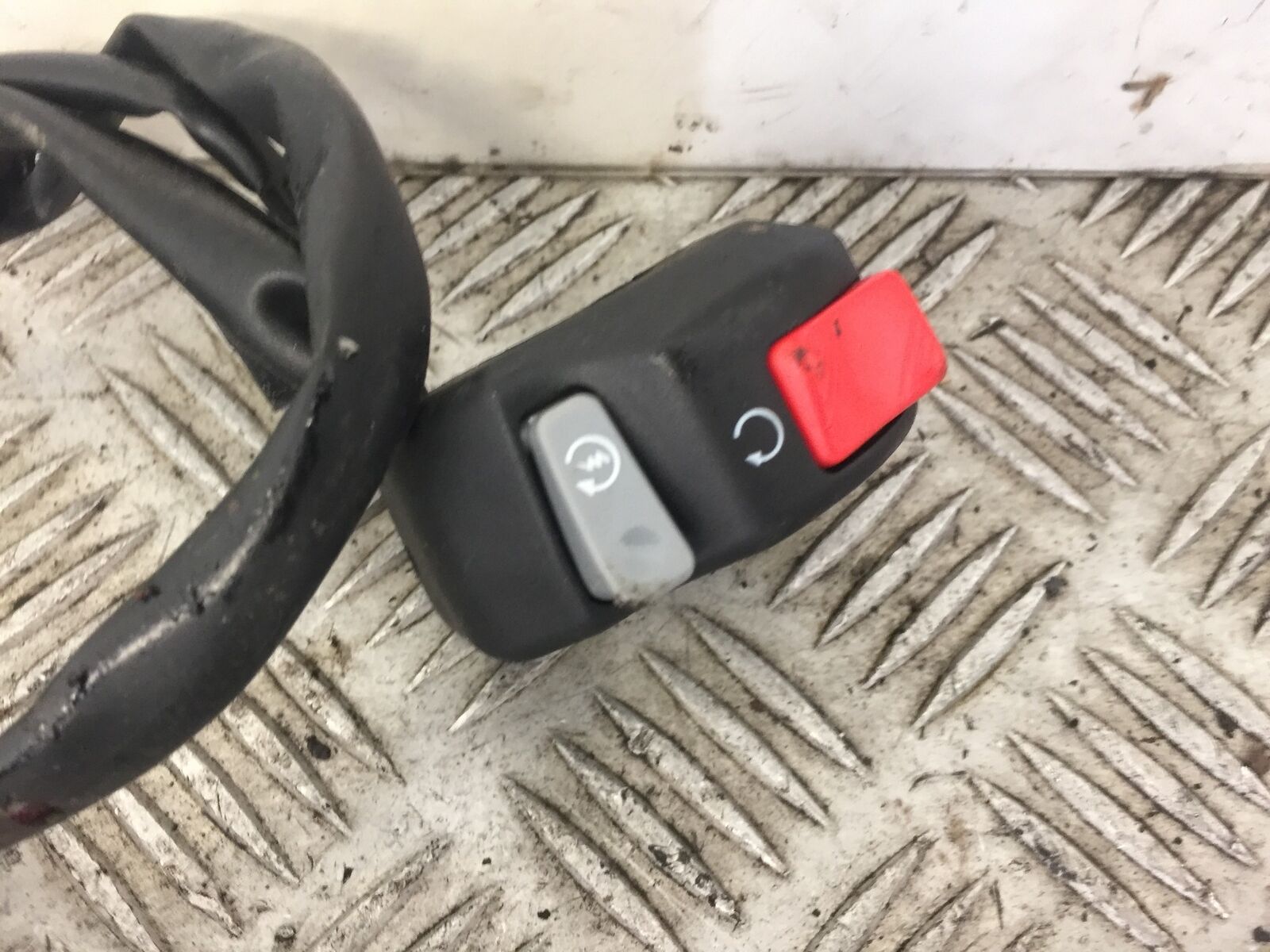 KAWASAKI ZX6R ZX636 ZX 636 RIGHT SWITCH GEAR  2013-2016 (STOCK 342)