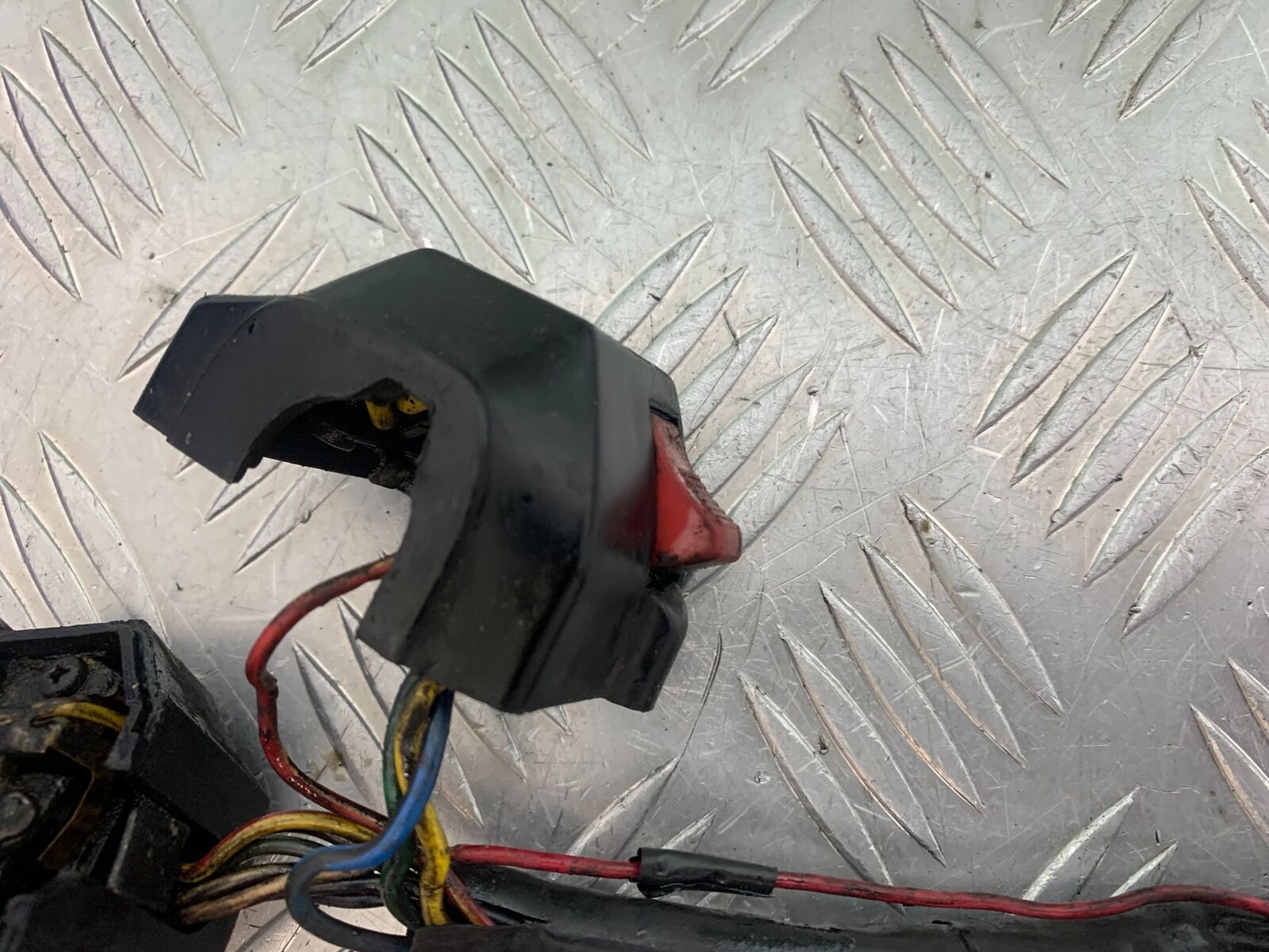 YAMAHA FJ1100 FJ 1100 LEFT SWITCH GEAR (SOLD AS PARTS)   YEAR 1984-85 (CMB1101)