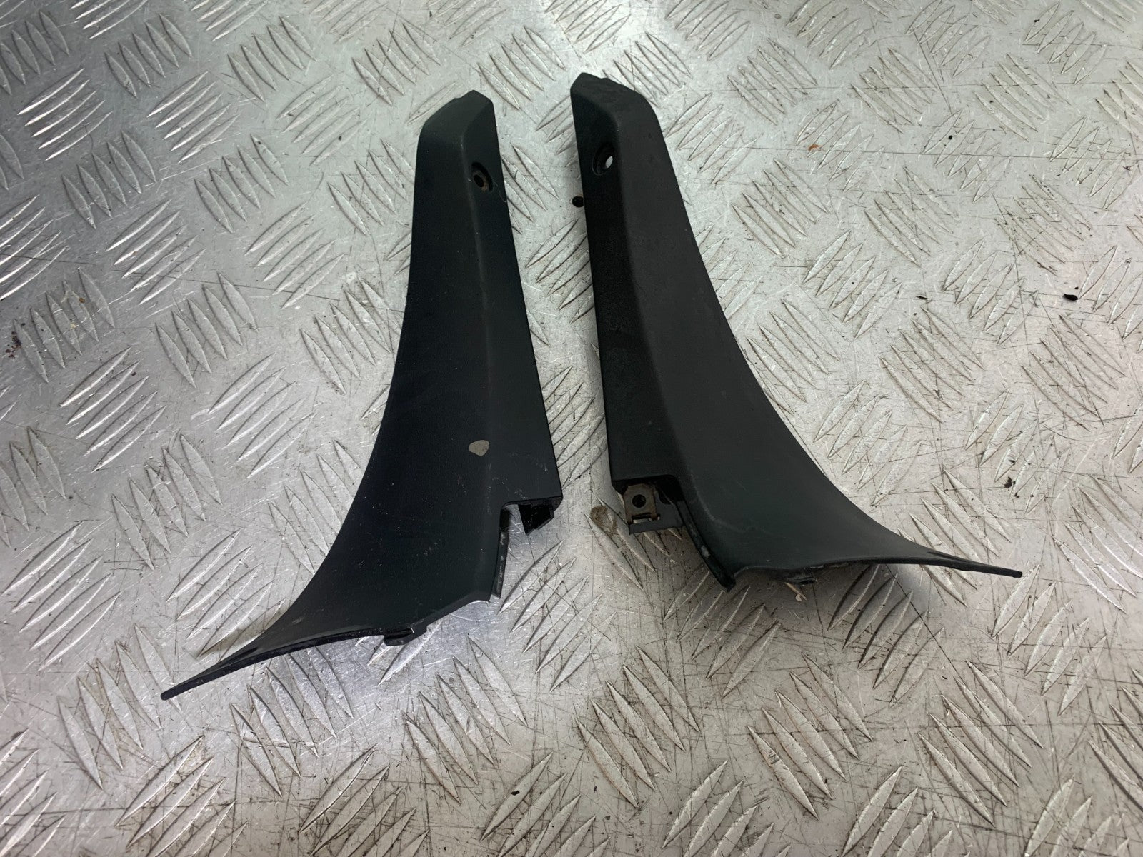 SUZUKI RF900 RF 900 LEFT AND RIGHT TOP INFILLS  YEAR 1994-1999 CMB1326