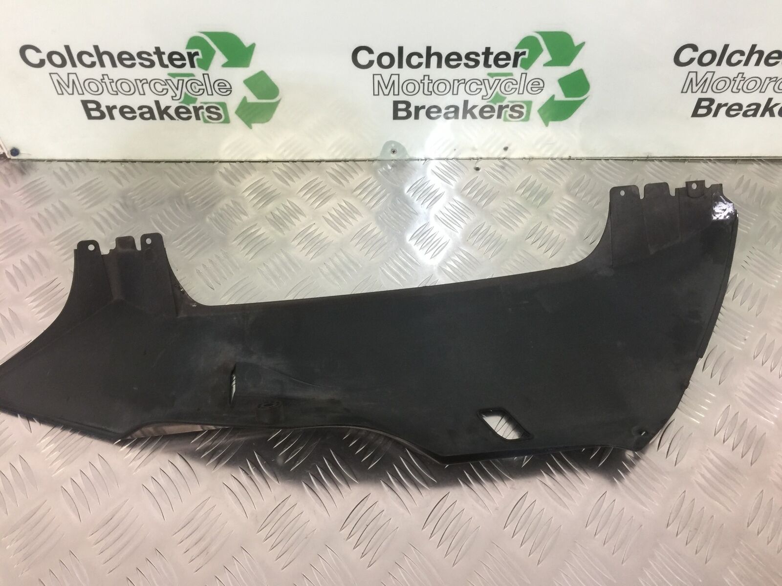 HONDA CBR600 RR RIGHT BELLYPAN  YEAR 2005-2006 (STOCK 933)