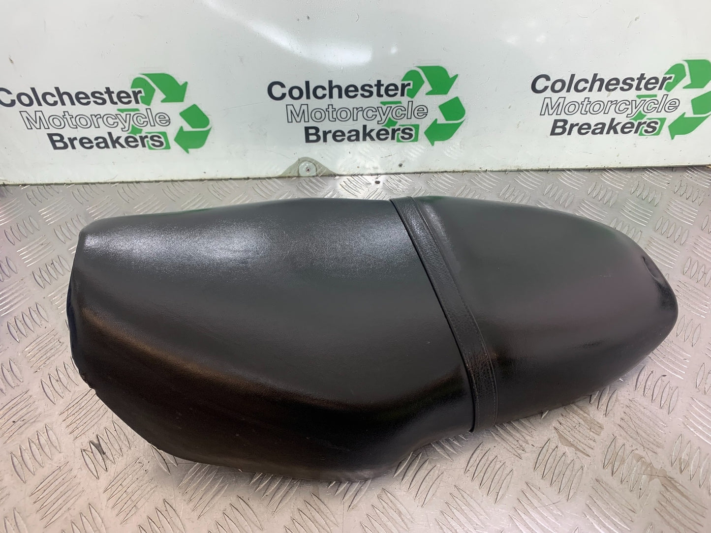 SUZUKI GSF1200  GSF 1200 BANDIT SEAT  YEAR 1997-2000 (CMB1149)