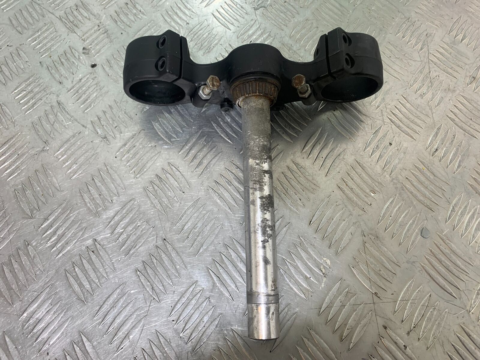 KTM 990 SUPERMOTO T BOTTOM YOKE YEAR 2010-2011  (CMB1127)
