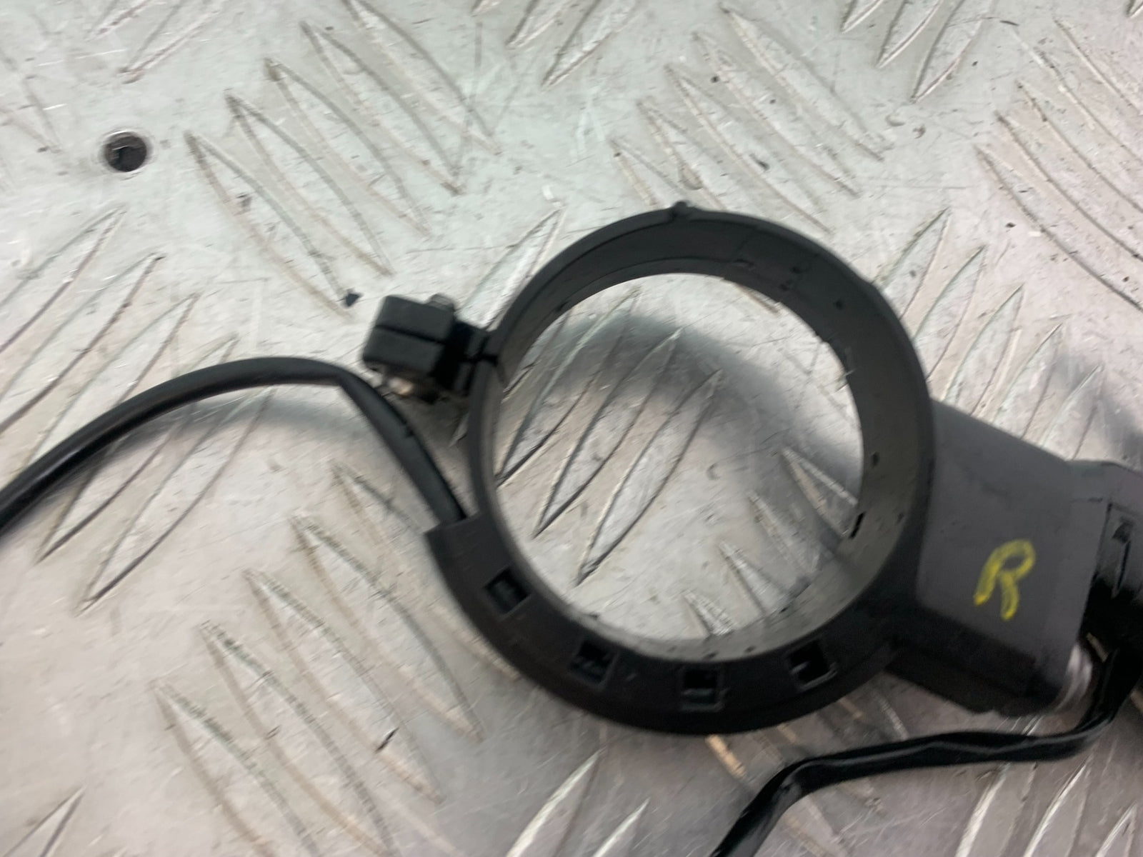 BMW M1000 R FRONT RIGHT INDICATOR YEAR 2023-2024 (CMB1140)