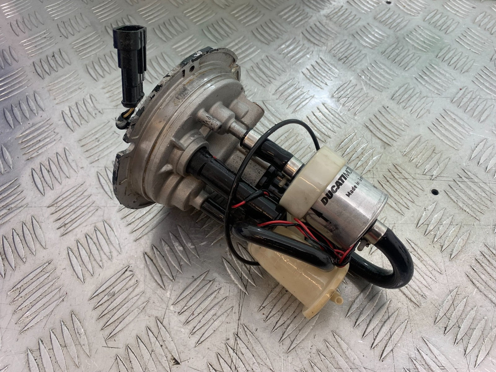 DUCATI 996 SPS 748 916 998 PETROL PUMP 1999-2000 (CMB1209)