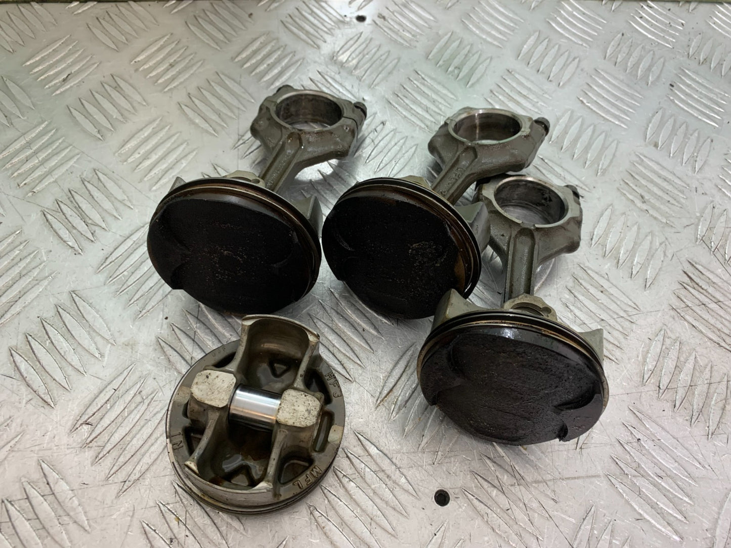 HONDA CBR1000 RR BARRELS AND PISTONS  YEAR 2008-2011  (CMB1330)