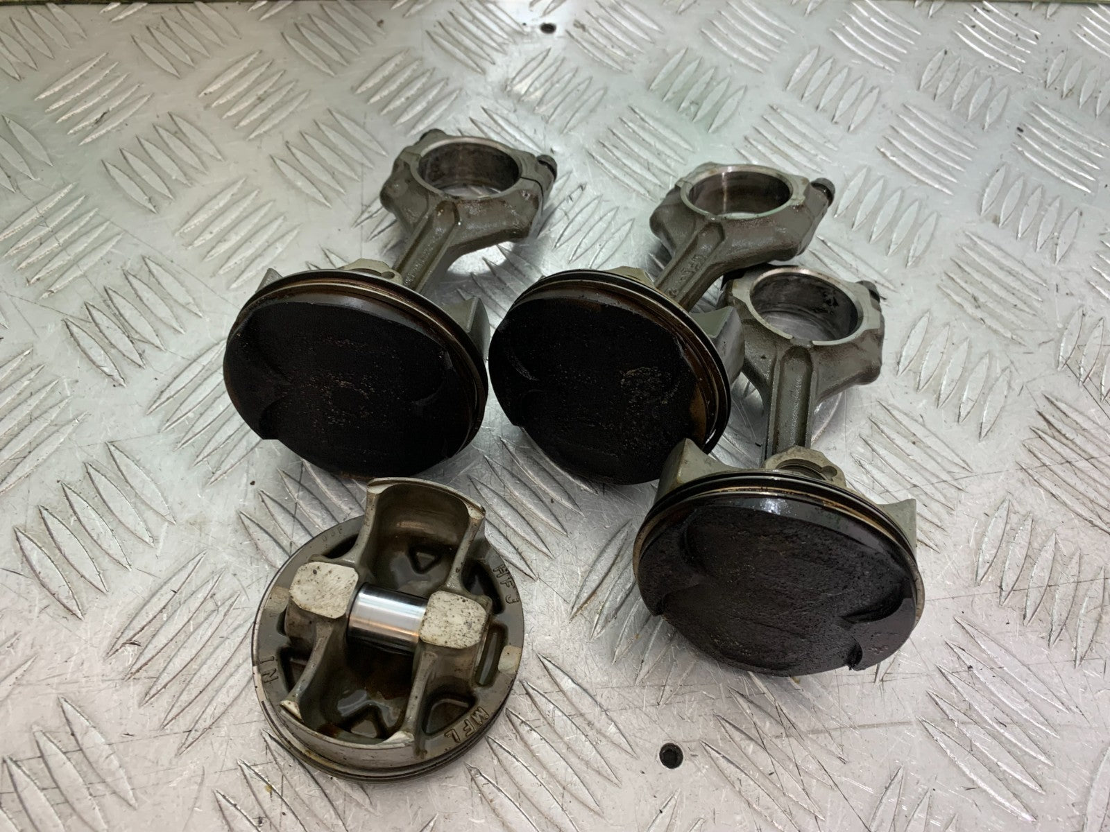HONDA CBR1000 RR BARRELS AND PISTONS  YEAR 2008-2011  (CMB1330)