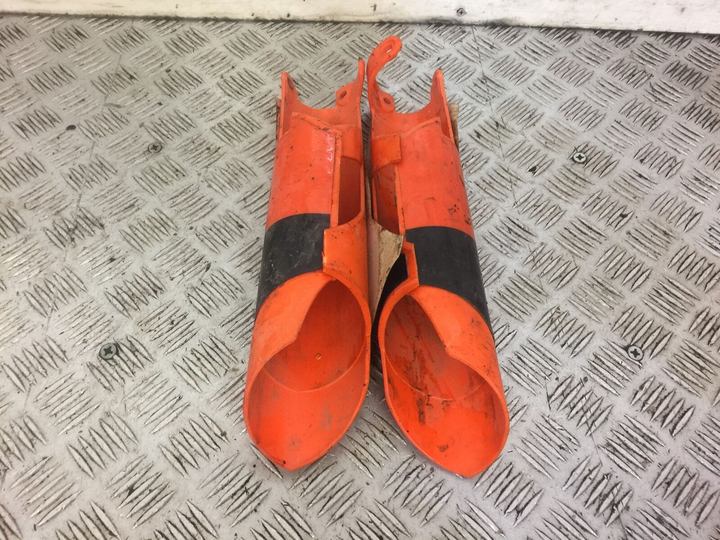 KTM450 KTM 450 EXC FORK GUARDS   YEAR 2004 (STOCK 520)