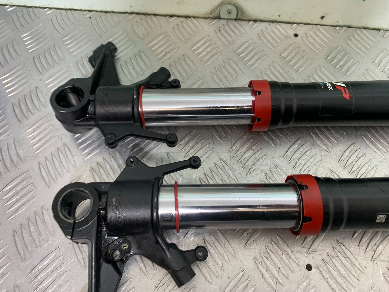 KTM 1290 SUPER DUKE R FORKS (SLIGHTLY BENT) YEAR 2020-2024 (CMB1272)