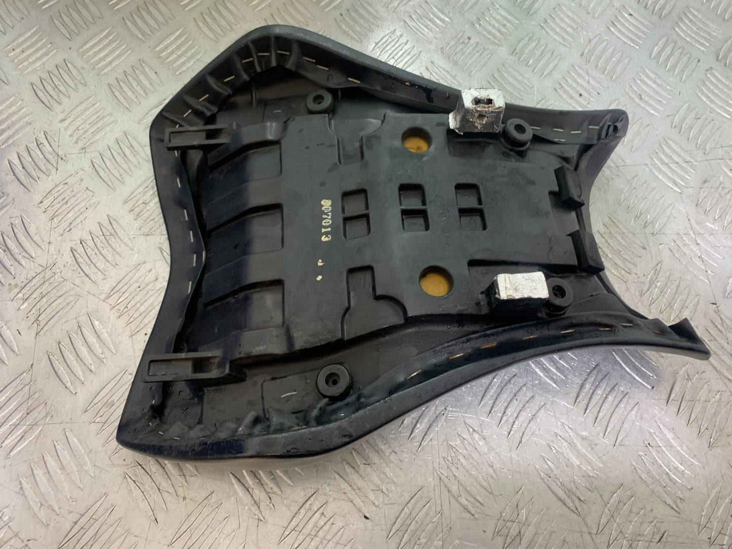 HONDA CBR1000 rr FIREBLADE FRONT SEAT  2008-2011 (CMB1253)