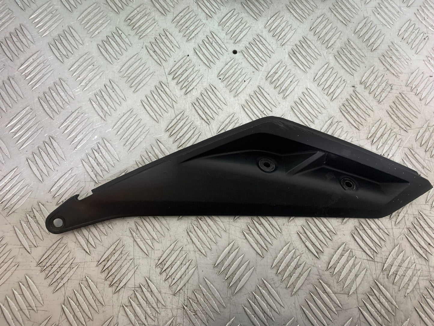 KTM DUKE 390 LEFT SEAT PANEL  YEAR 2017- 2023 (CMB1314)