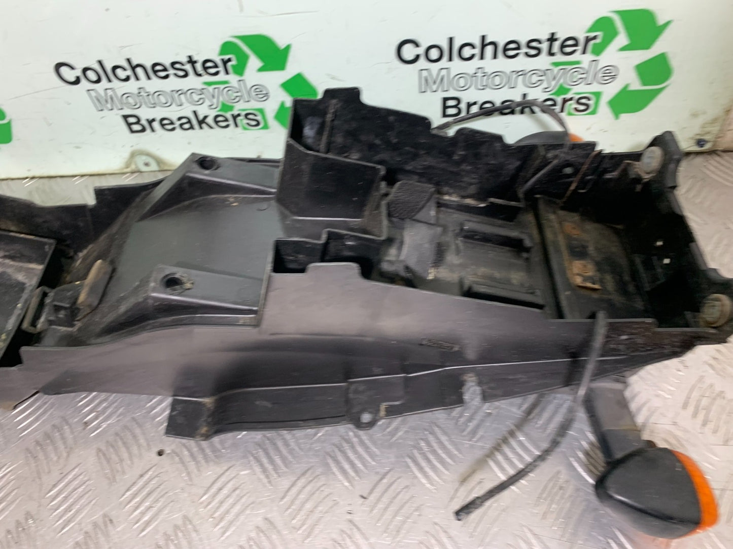 KAWASAKI ZX6R ZX6 J REAR MUDGUARD AND INDICATORS YEAR 2000 (CMB1312)