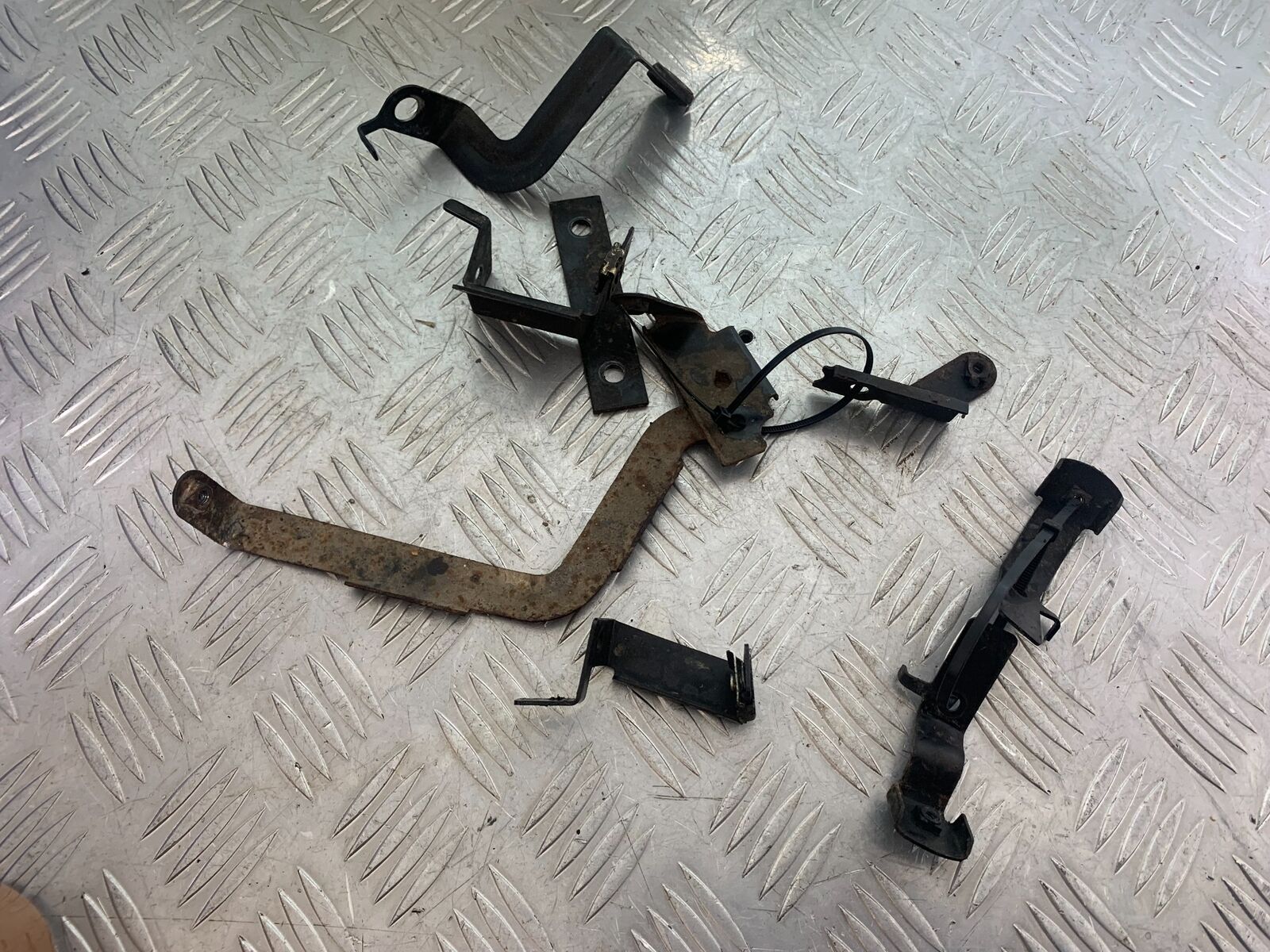 TRIUMPH 955i SPRINT ST BRACKETS   YEAR 1999-2004 (CMB1124)