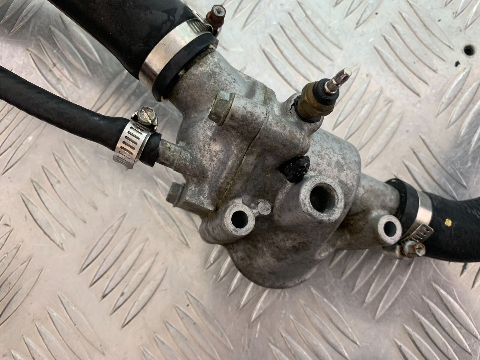 HONDA CBR1100 BLACKBIRD THERMOSTAT  YEAR 1996-1998 (CMB1017)
