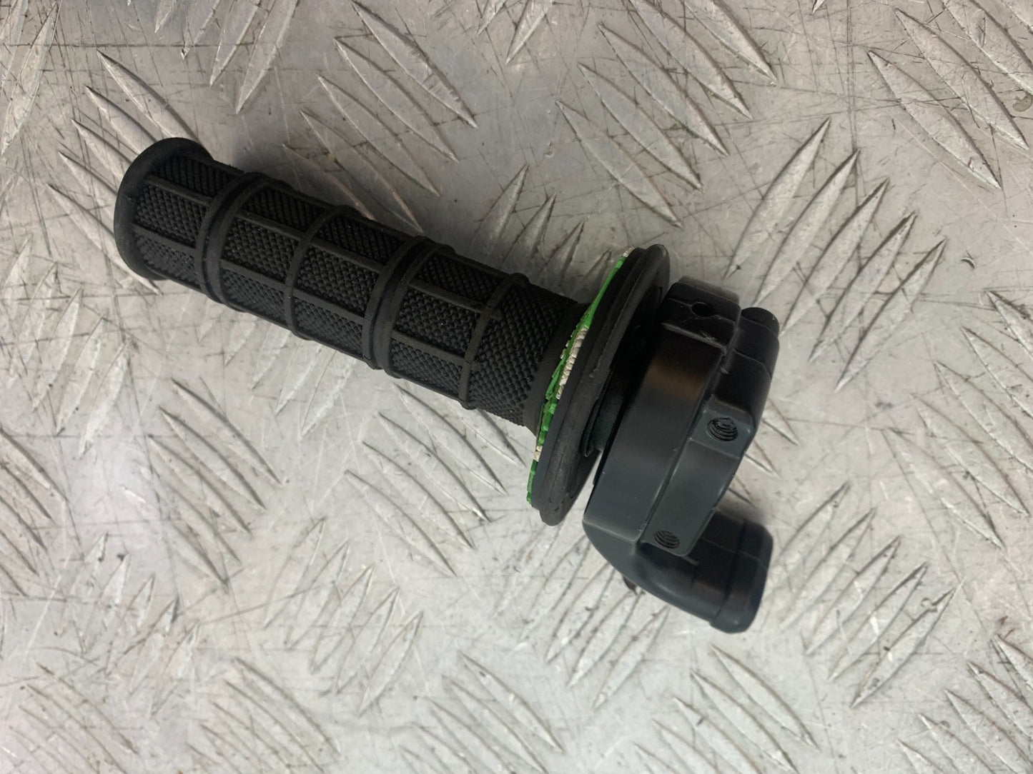 KAWASAKI KXF250 KXF 250 THROTTLE AND GRIP  YEAR 2006-2008 (CMB1309)