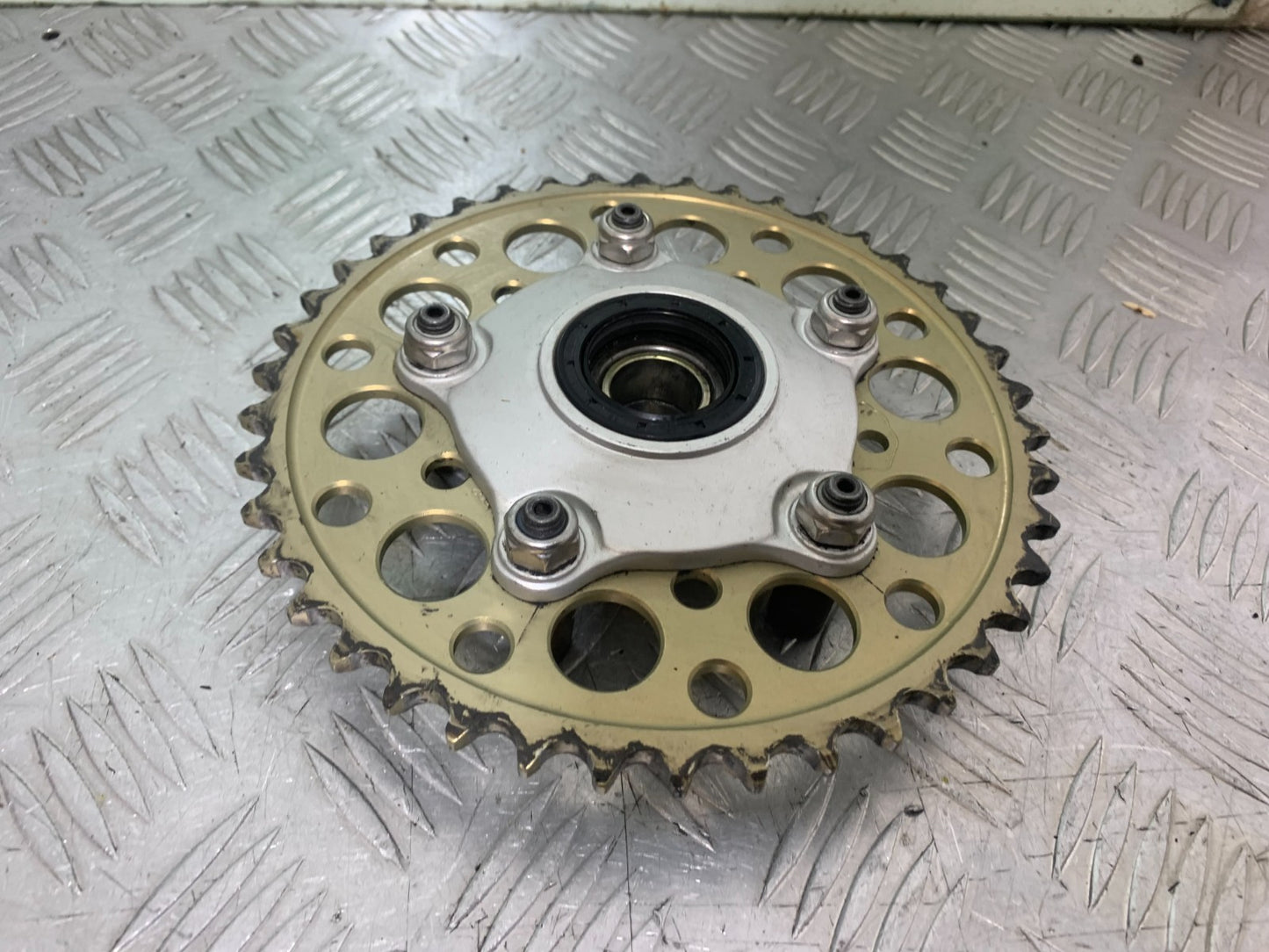 APRILIA TUONO 1000 V4R SPROCKET CARRIER  YEAR 2011-13  (CMB1331)