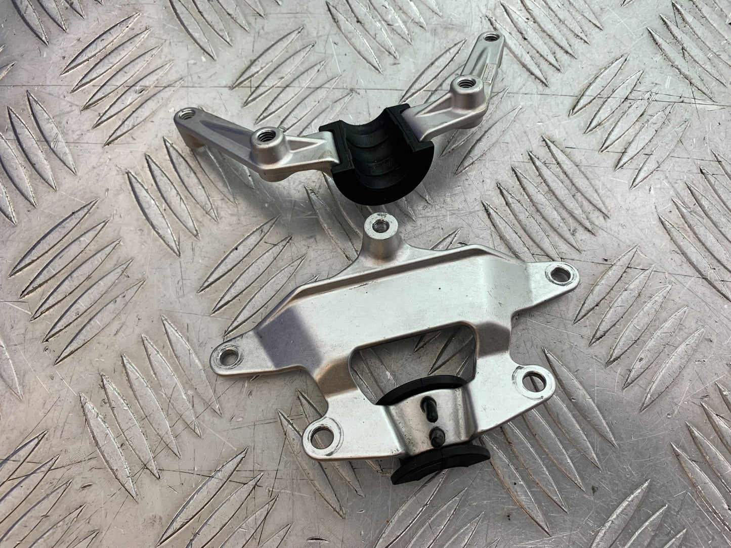 DUCATI 1299 PANIGALE REAR TANK BRACKET  YEAR 2016 (CMB 1187)