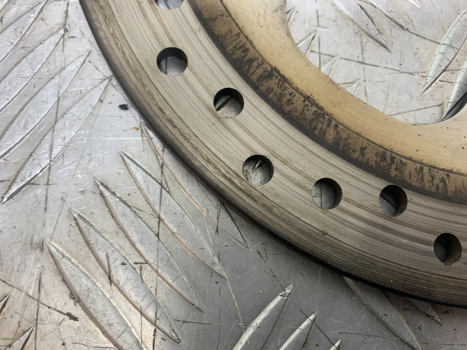 TRIUMPH 1050 SPRINT ST REAR BRAKE DISC  YEAR 2004-2007 (CMB1197)