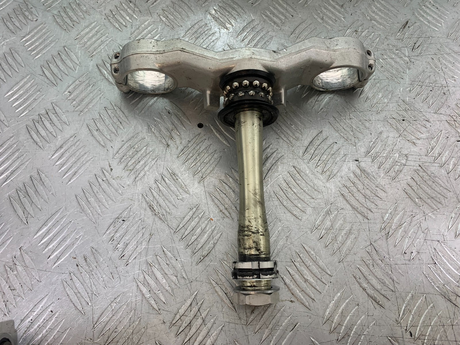 YAMAHA YZF R1 4XV BOTTOM YOKE  YEAR 1998-99 (CMB1291)