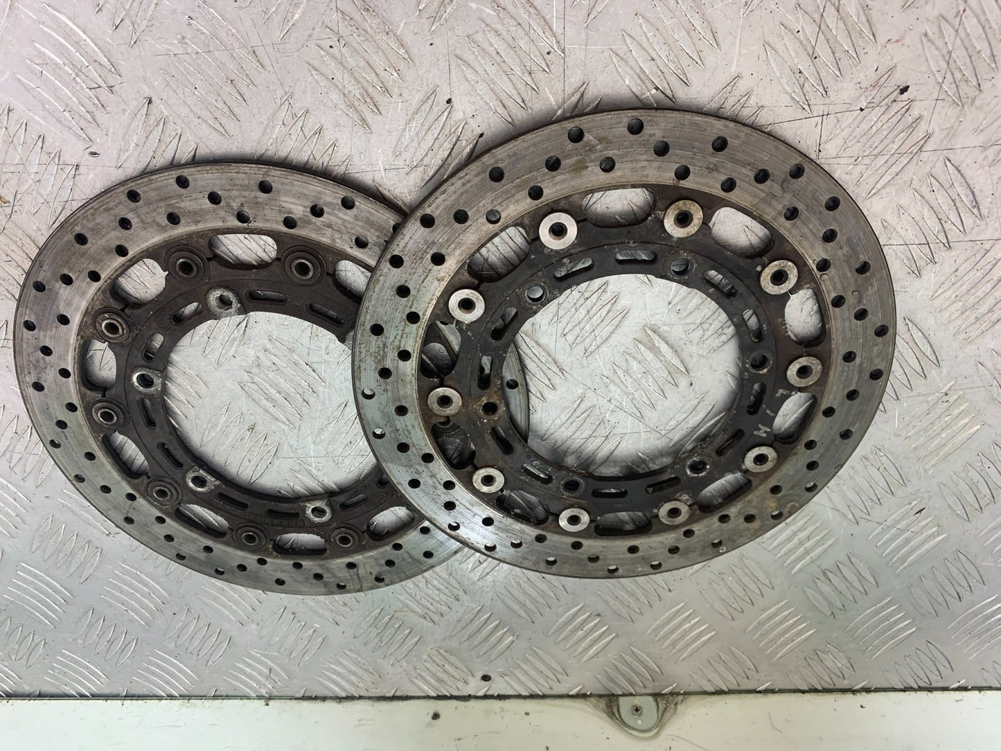 YAMAHA YZF1000 THUNDERACE FRONT BRAKE DISCS  YEAR 1997-2000 (CMB1204)