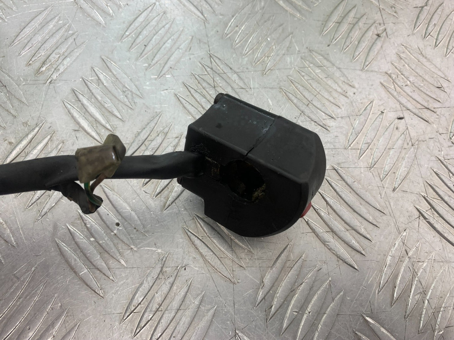 YAMAHA FZS600 FAZER 600 RIGHT SWITCH GEAR YEAR 1998-2001 (CMB1267)