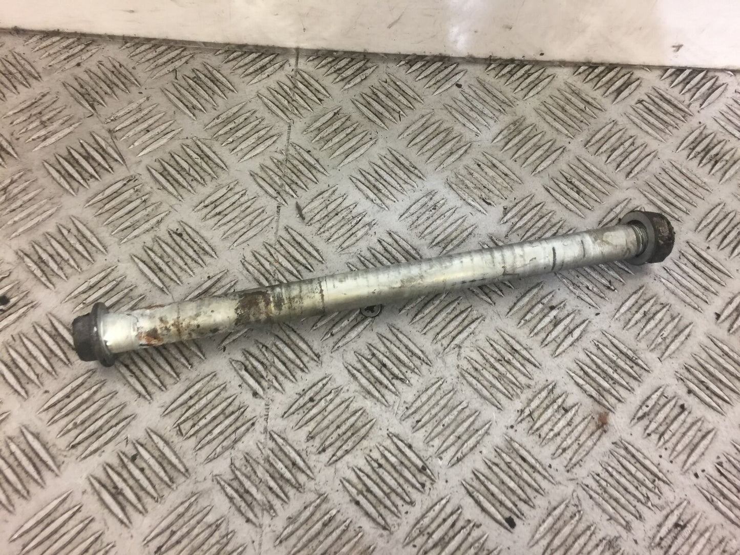 HONDA CBF600 CBF 600 SWINGARM SPINDLE  YEAR 2009 (STOCK 369)