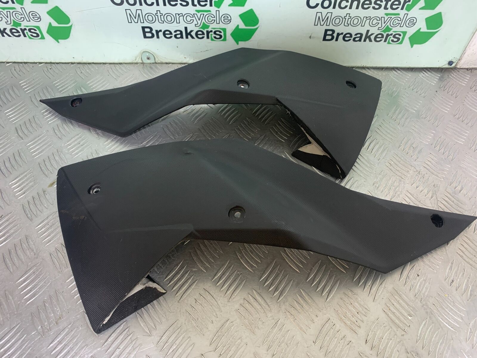 KTM 990 SUPERMOTO T LEFT AND RIGHT TANK PANELS  YEAR 2010-2011  (CMB1127)