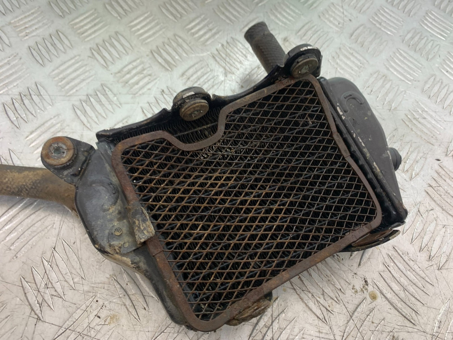 KAWASAKI KLR250 KLR 250 LEFT RADIATOR (DAMAGED)  YEAR 1984-2001 (CMB1225)