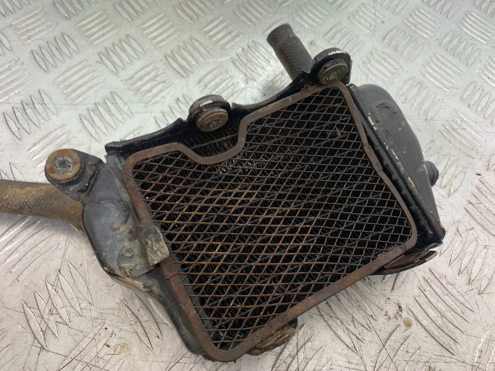 KAWASAKI KLR250 KLR 250 LEFT RADIATOR (DAMAGED)  YEAR 1984-2001 (CMB1225)