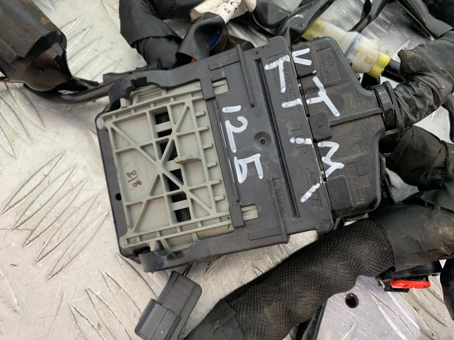 KTM 125 DUKE ECU AND WIRING LOOM  YEAR 2018-2023 (CMB1185)