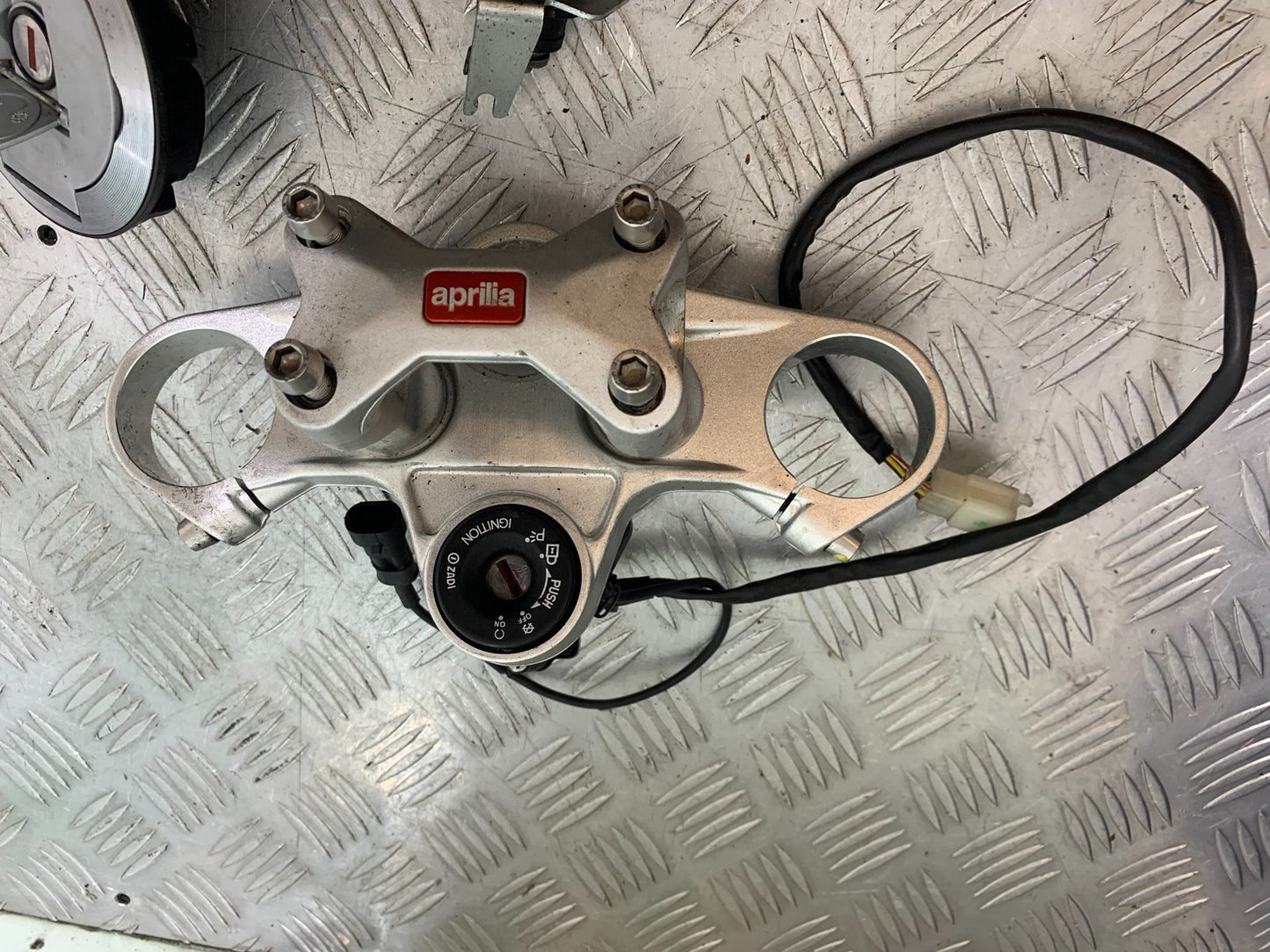 APRILIA TUONO 1000 V4R ECU LOCKS KEYS  YEAR 2011-13  (CMB1316)