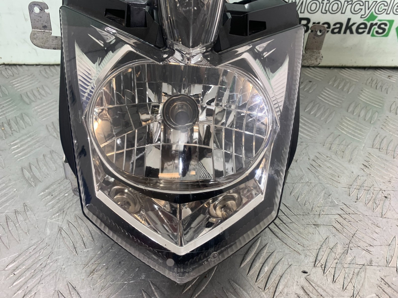 YAMAHA XJ6 XJ6-S HEADLIGHT  YEAR 2009-2015  (CMB1212)