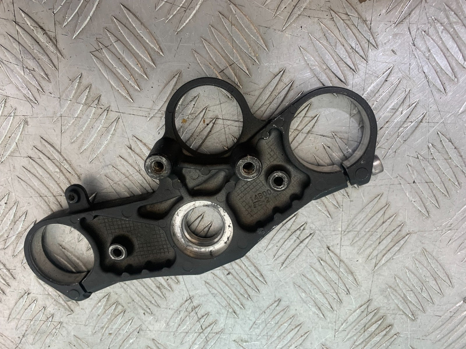 YAMAHA YZF R1 14 B BIG BANG TOP YOKE   2009-14 (CMB1175)