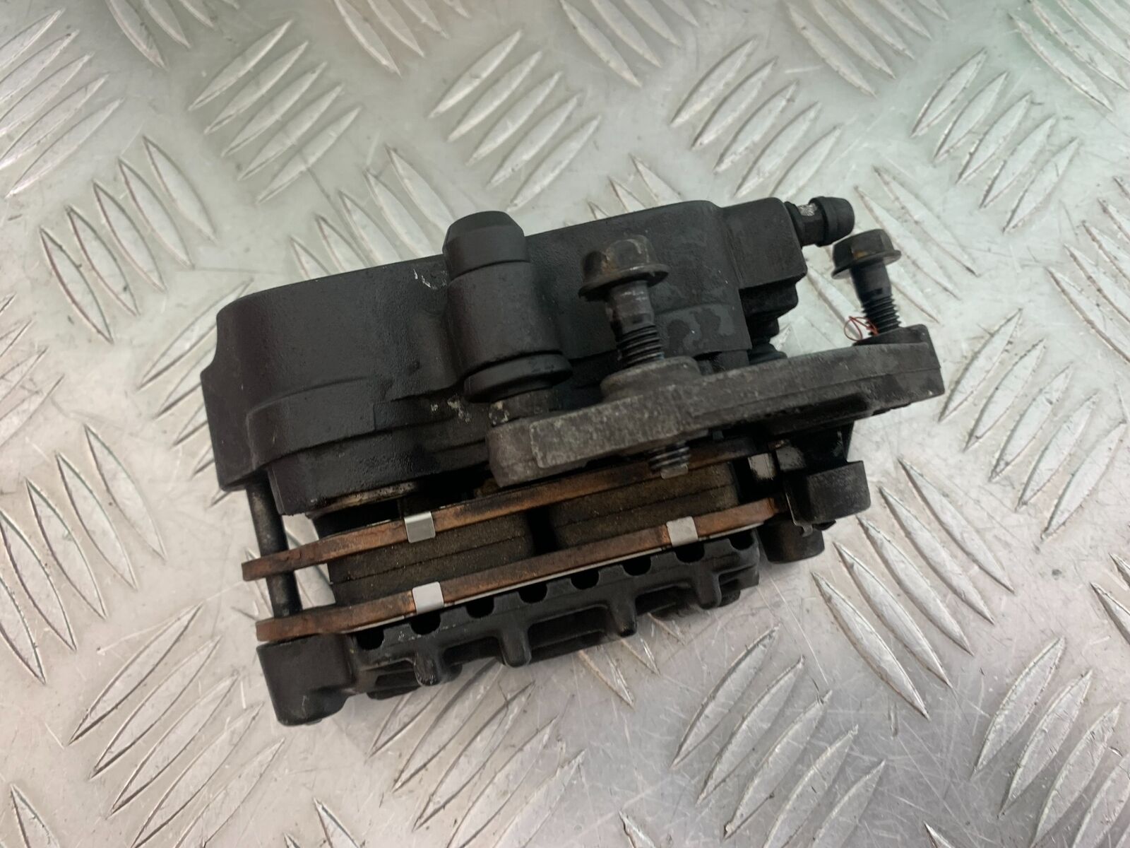 HONDA CBR1100 BLACKBIRD FRONT RIGHT CALIPER  YEAR 1999-2005 (CMB1103)