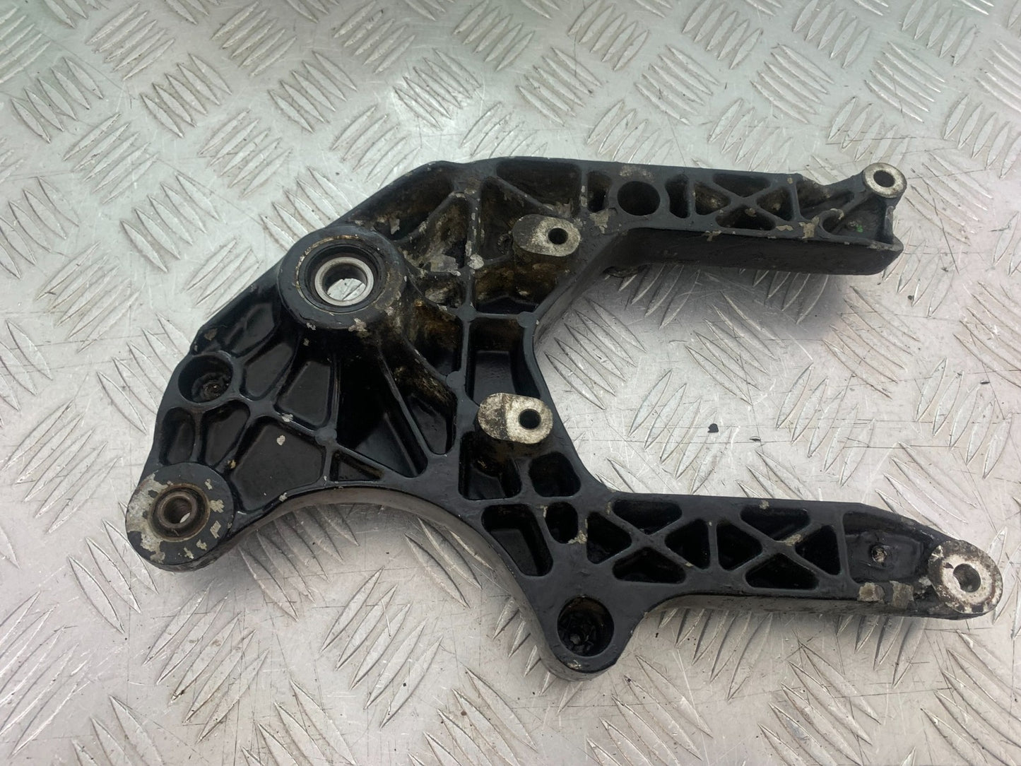 SUZUKI AN 200 UH 200 EXHAUST MOUNT YEAR 2007-2009 (CMB1256)