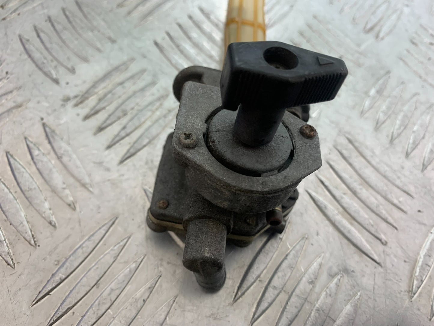 YAMAHA XJR1300 XJR 1300 PETROL TAP   YEAR  1999-2003 (CMB1119)