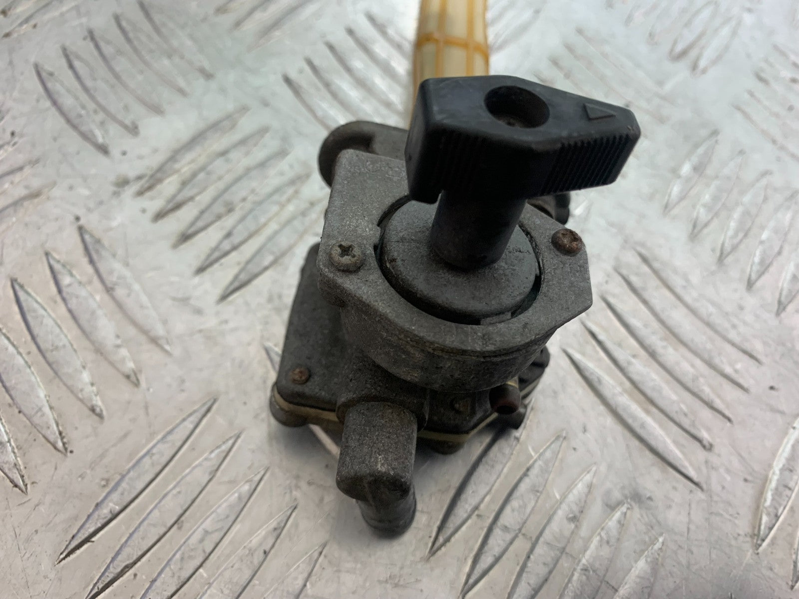 YAMAHA XJR1300 XJR 1300 PETROL TAP   YEAR  1999-2003 (CMB1119)