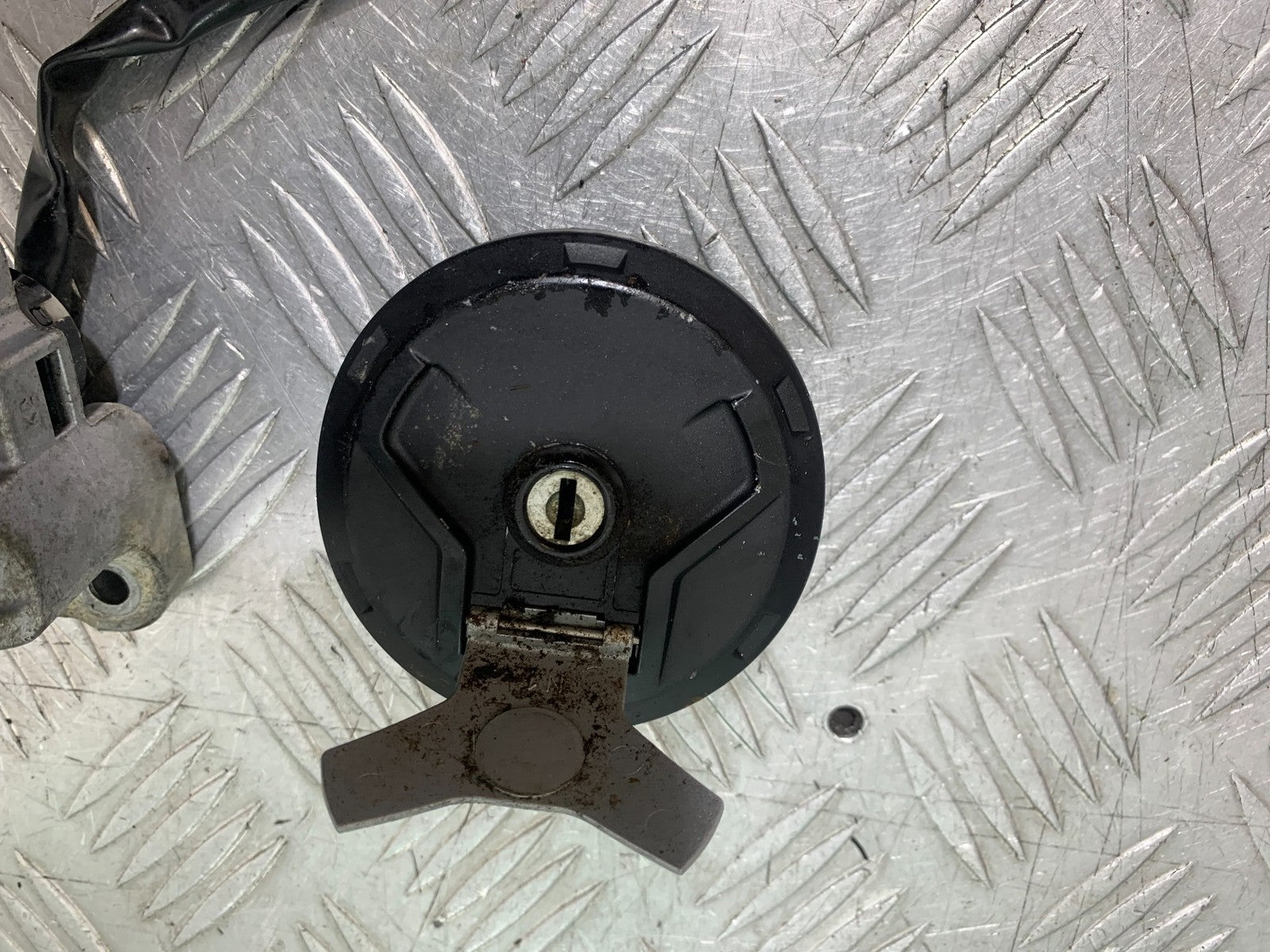 YAMAHA NMAX-125 N MAX 125 LOCKS AND KEY   YEAR 2015-2020  (CMB1231)
