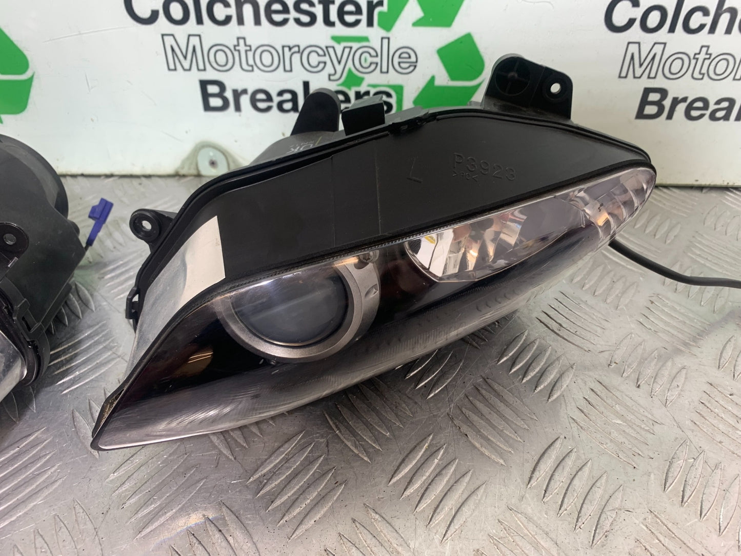 YAMAHA YZF R1 HEADLIGHTS  YEAR 2004-2006 (CMB1155)