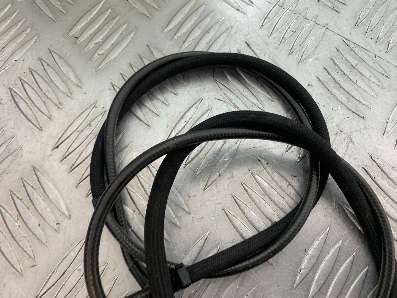 HARLEY DAVIDSON FXS BLACKLINE 1585 THROTTLE CABLES YEAR 2012 (CMB1147)