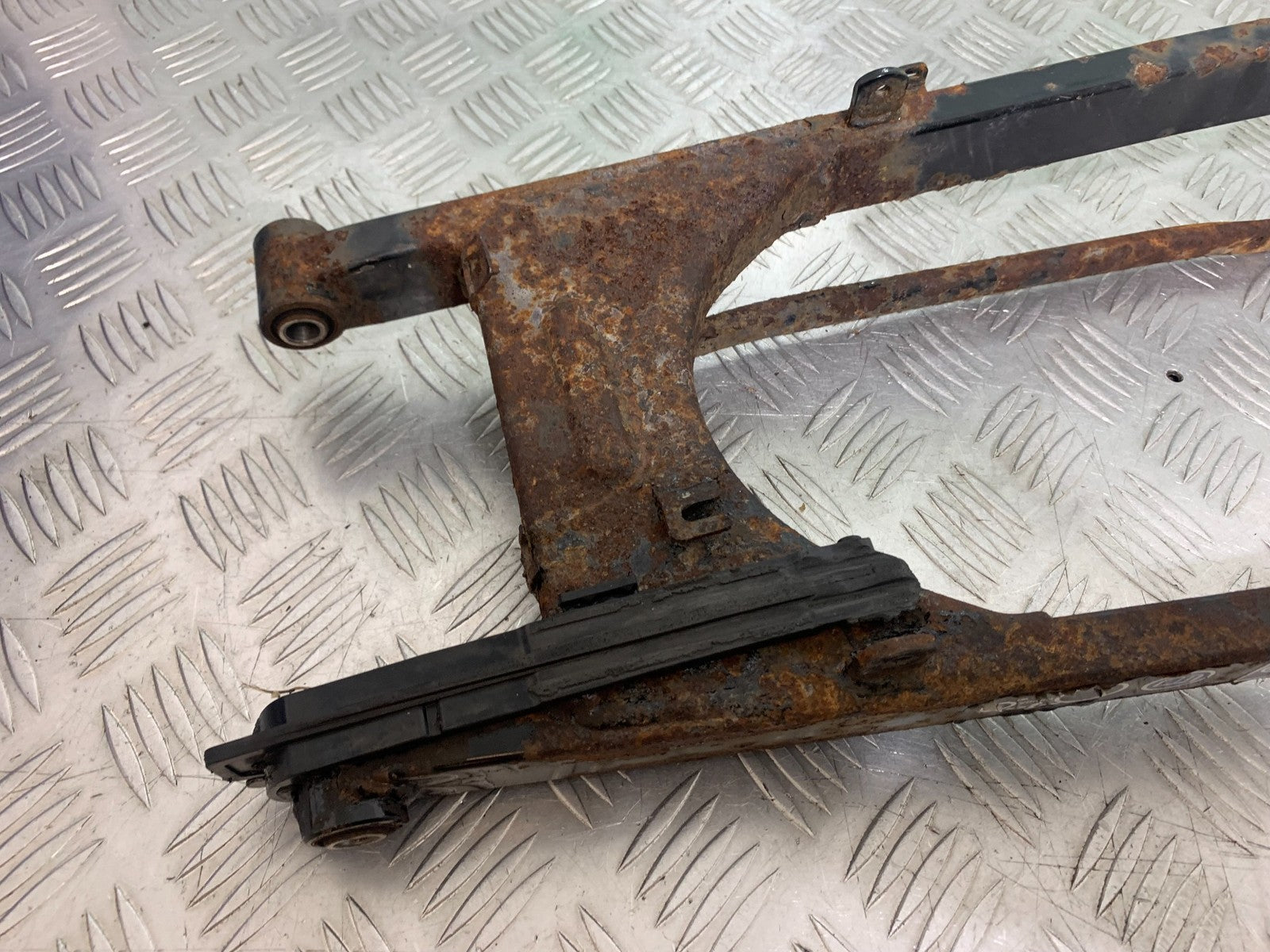 HONDA CBF125 CBF 125 SWINGARM  YEAR 2009-14 (CMB1182)